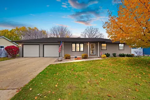821 Floral Dr, Green Bay, WI 54301