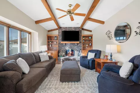 Living - 1701 W Cloverdale Dr, Appleton, WI 54914 photo 1 of 2