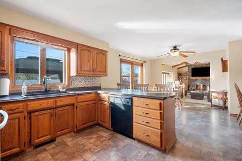 Kitchen - 1701 W Cloverdale Dr, Appleton, WI 54914 photo 3 of 4