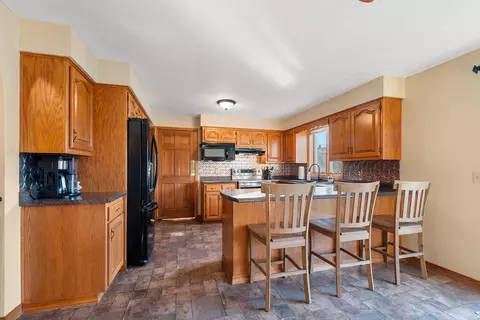 Kitchen - 1701 W Cloverdale Dr, Appleton, WI 54914 photo 4 of 4