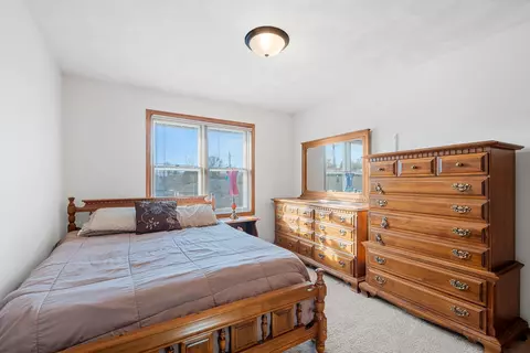 Bedroom - 1701 W Cloverdale Dr, Appleton, WI 54914 photo 8 of 9