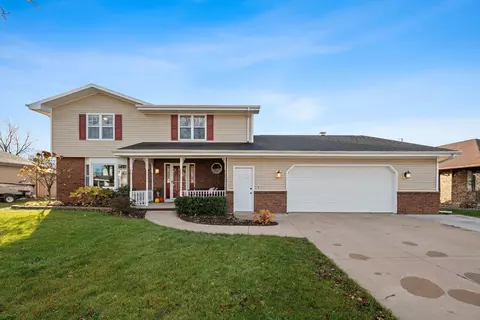 1701 W Cloverdale Dr, Appleton, WI 54914