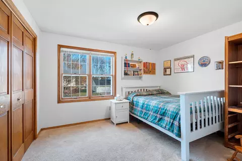 Bedroom - 1701 W Cloverdale Dr, Appleton, WI 54914 photo 4 of 9