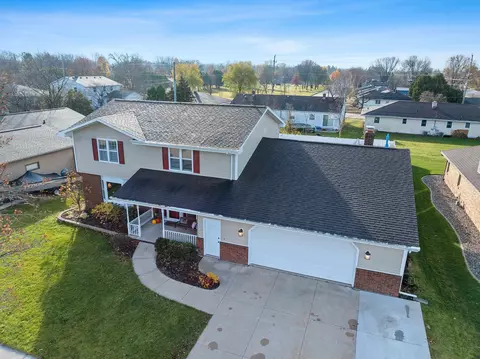 View/Area - 1701 W Cloverdale Dr, Appleton, WI 54914 photo 1 of 4