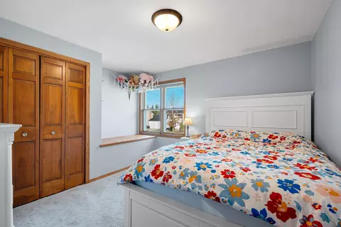Bedroom - 1701 W Cloverdale Dr, Appleton, WI 54914 photo 6 of 9