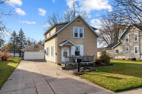 1225 Hoover Ave, Little Chute, WI 54140