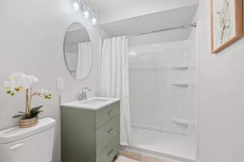 Bath - 525 E Carroll St, Appleton, WI 54915 photo 2 of 5
