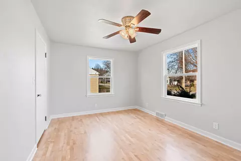 Bedroom - 525 E Carroll St, Appleton, WI 54915 photo 2 of 10