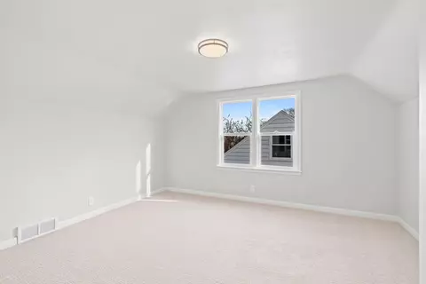 Bedroom - 525 E Carroll St, Appleton, WI 54915 photo 6 of 10