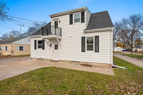 Exterior - 525 E Carroll St, Appleton, WI 54915 photo 2 of 11