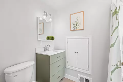 Bath - 525 E Carroll St, Appleton, WI 54915 photo 3 of 5