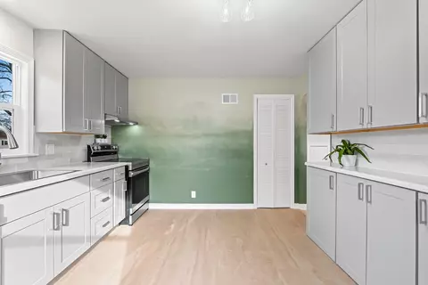Kitchen - 525 E Carroll St, Appleton, WI 54915 photo 3 of 5