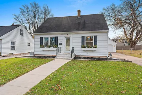 Exterior - 525 E Carroll St, Appleton, WI 54915 photo 9 of 11
