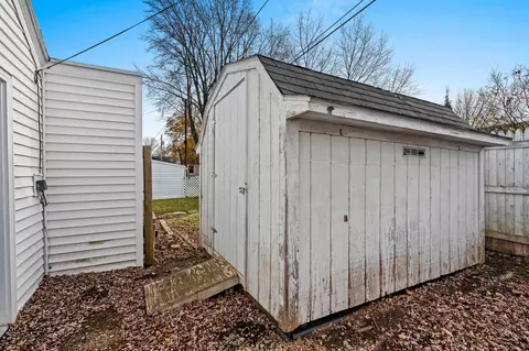 Exterior - 525 E Carroll St, Appleton, WI 54915 photo 8 of 11