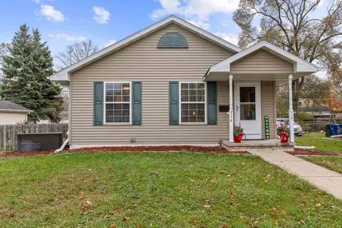 216 N Huron St, De Pere, WI 54115