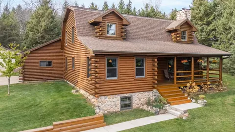 8467 Samuel Dr, Larsen, WI 54947