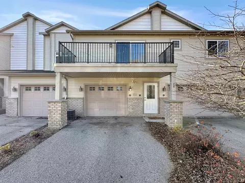 1005 Mallard Way, Marinette, WI 54143
