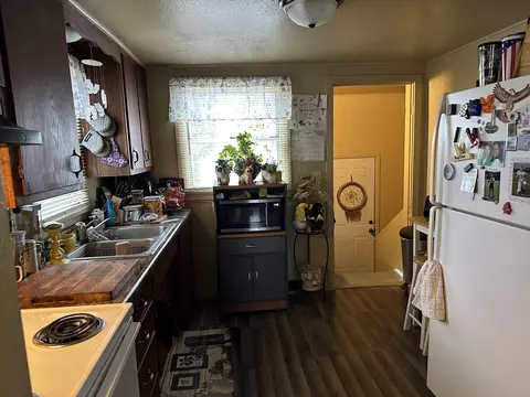 Kitchen - 1702 N Wilmer St, Appleton, WI 54911 photo 2 of 2