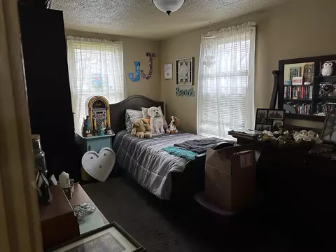 Bedroom - 1702 N Wilmer St, Appleton, WI 54911 photo 2 of 3