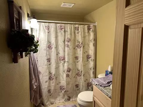 Bath - 1702 N Wilmer St, Appleton, WI 54911 photo 1 of 1