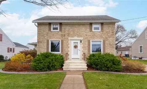 110 E Mckinley Ave, Little Chute, WI 54140