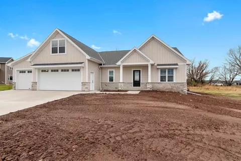 1490 Brayden Ln, De Pere, WI 54115