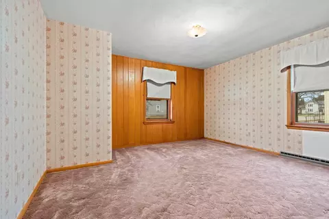 Bedroom - 725 E Dall St, Shawano, WI 54166 photo 3 of 10