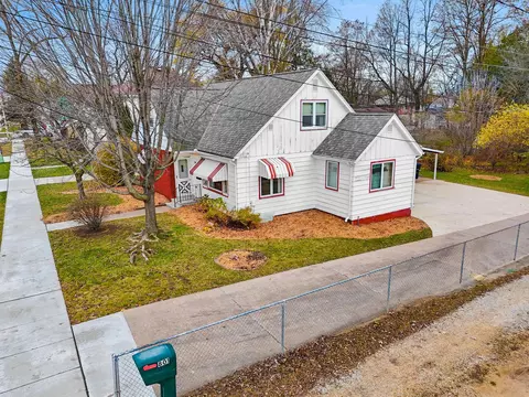 View/Area - 725 E Dall St, Shawano, WI 54166 photo 1 of 10