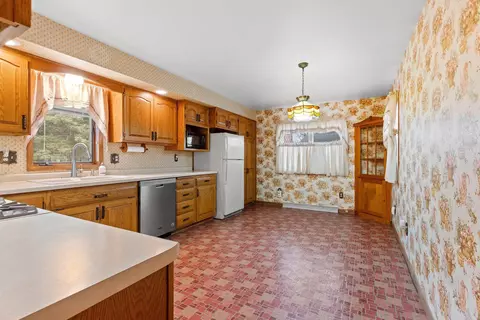 Kitchen - 725 E Dall St, Shawano, WI 54166 photo 1 of 4