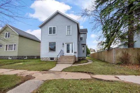 713 Water St, Marinette, WI 54143