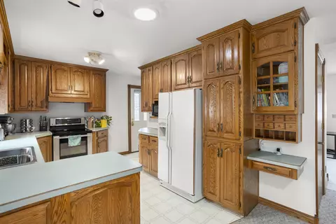 Kitchen - 521 E Harding Dr, Appleton, WI 54915 photo 1 of 3