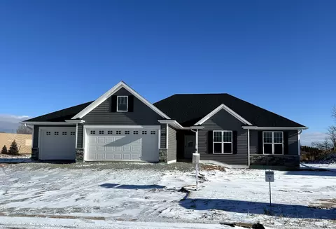 1456 Crossroads Dr, De Pere, WI 54115