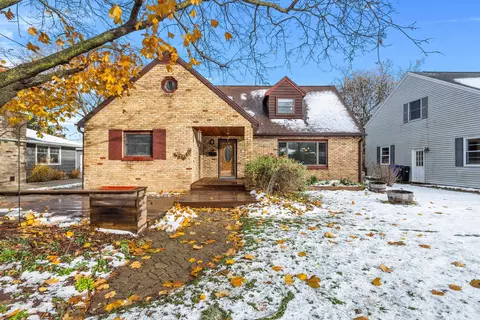 1318 S Alicia Dr, Appleton, WI 54914