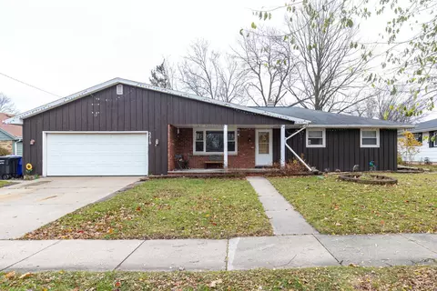 2210 S Clover Ln, Appleton, WI 54915