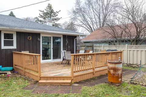 Exterior - 2210 S Clover Ln, Appleton, WI 54915 photo 2 of 8