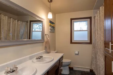 Bath - 2210 S Clover Ln, Appleton, WI 54915 photo 1 of 3