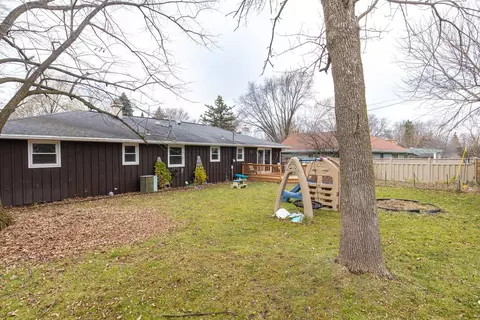 Exterior - 2210 S Clover Ln, Appleton, WI 54915 photo 5 of 8