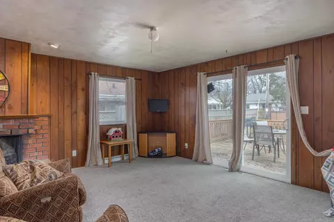 Living - 2210 S Clover Ln, Appleton, WI 54915 photo 4 of 5