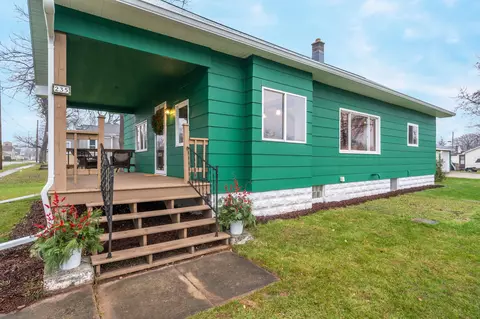 235 S 3rd St, Winneconne, WI 54986