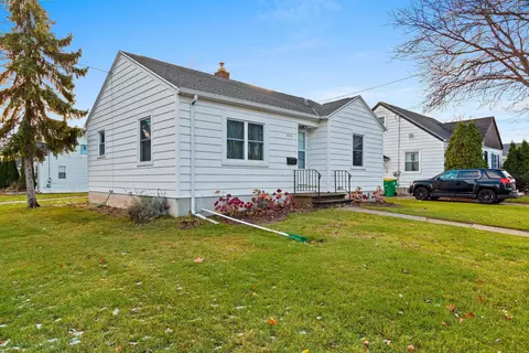 953 Langlade Ave, Green Bay, WI 54304