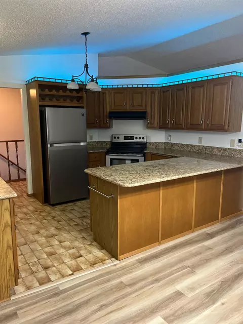 2900 S Lance Ave, Appleton, WI 54915 photo 2