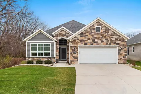 5720 N Osprey Dr, Appleton, WI 54913