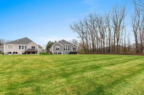 Exterior - 5720 N Osprey Dr, Appleton, WI 54913 photo 5 of 9