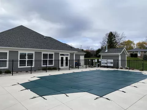 Exterior - 5720 N Osprey Dr, Appleton, WI 54913 photo 7 of 9