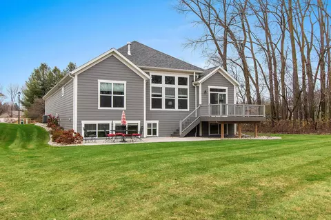 Exterior - 5720 N Osprey Dr, Appleton, WI 54913 photo 3 of 9