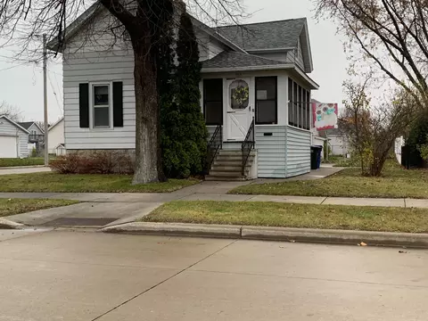 762 W 11th Ave, Oshkosh, WI 54902