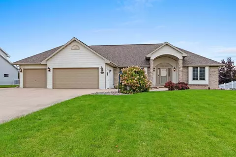 1875 Little Valley Ct, De Pere, WI 54115
