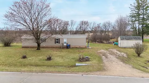 n8692 County Road F, Shiocton, WI 54170