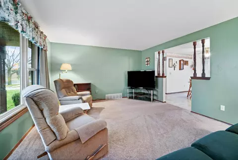 2231 E Calumet St, Appleton, WI 54915 photo 2