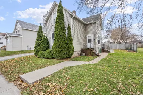 725 3rd St, Menasha, WI 54952